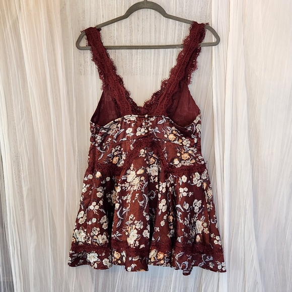 Urban Outfitter floral baby doll top, wine, size medium. - Picture 3 of 7